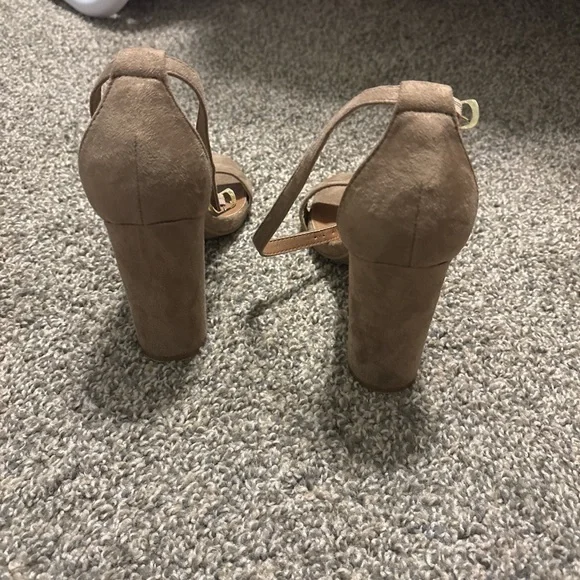 Light brown suede open toe heels - Picture 3 of 4